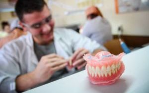 Przykładowe zajęcia na kierunku Technik Dentystyczny (7)