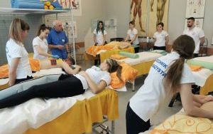 Przykładowe zajęcia na kierunku Technik Masażysta (16)